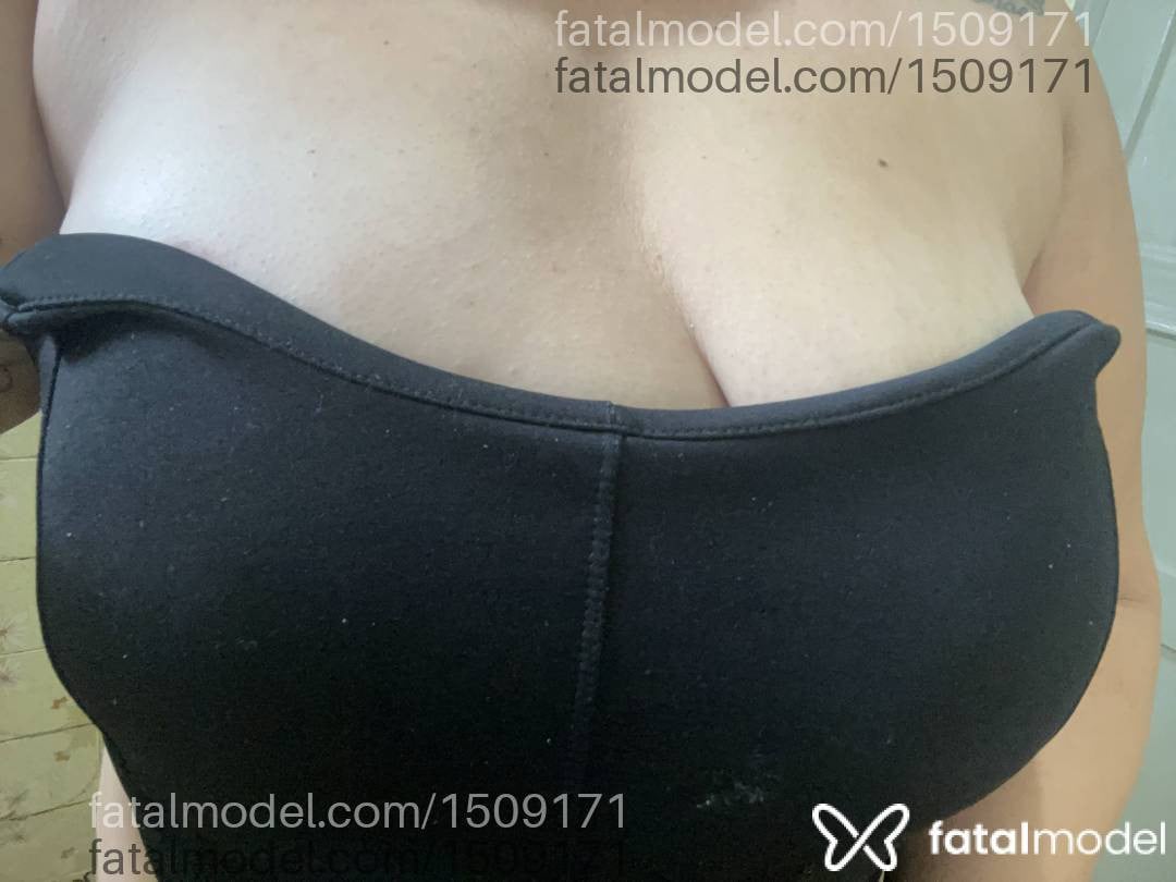Acompanhante mulher morena (o) de olhos castanhos - FERNANDA TATUADA