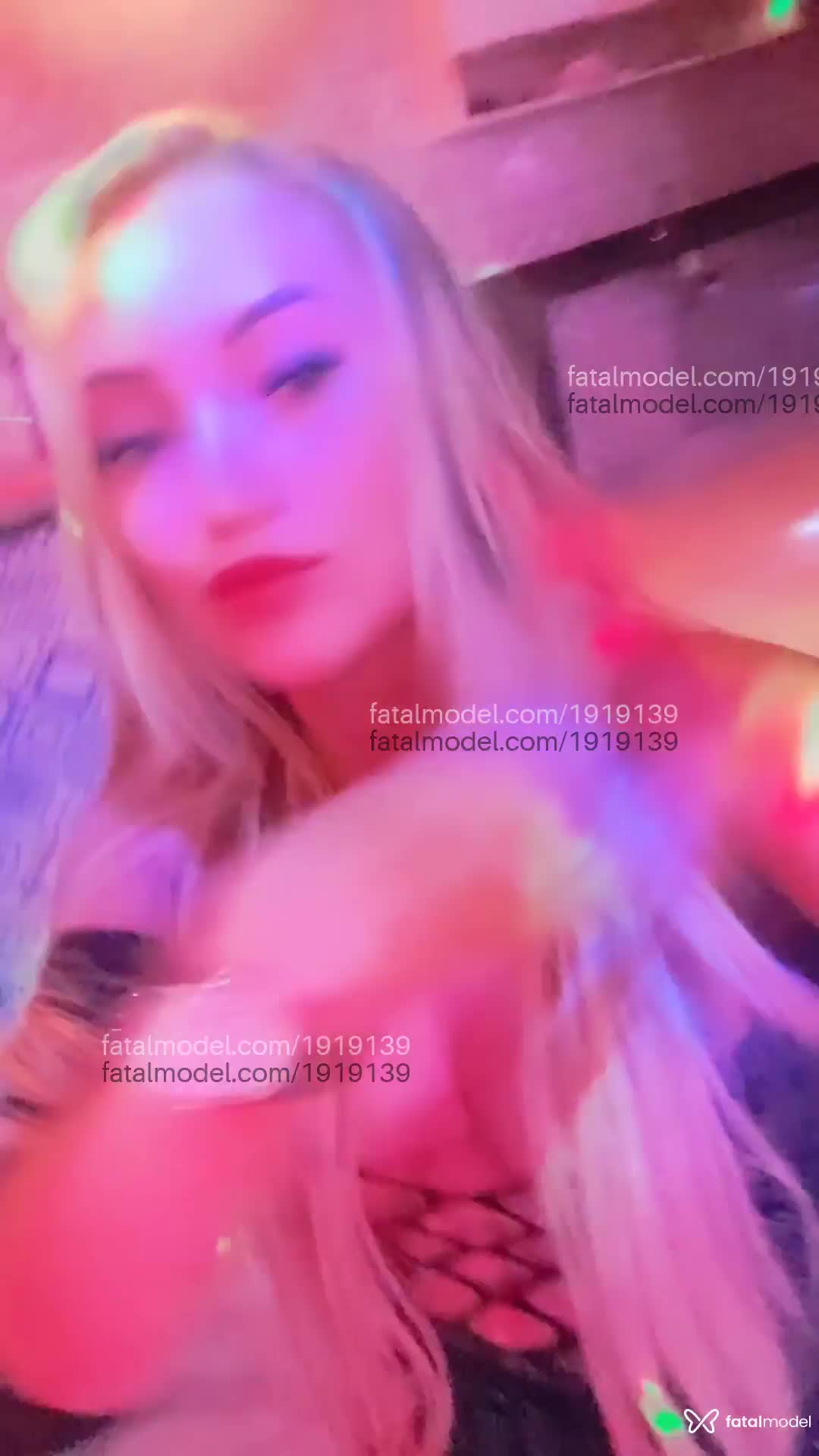 Acompanhante mulher loira (o) de olhos castanhos em Campina Grande - Lupita