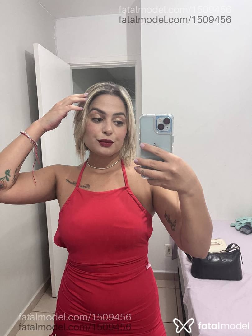 Acompanhante mulher loira (o) de olhos castanhos - Carla moraes