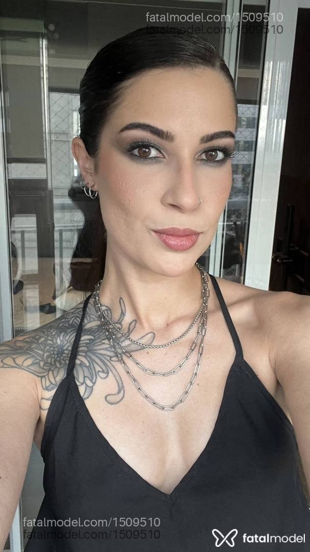 Acompanhante mulher com cabelo castanho de olhos castanhos em São Paulo - Camila