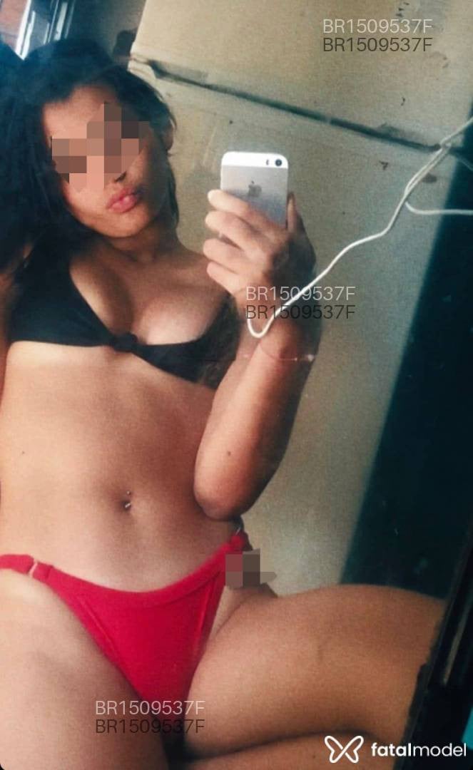 Acompanhante mulher morena (o) de olhos pretos - Natasha Acompanhante mulher morena (o) de olhos pretos - Natasha