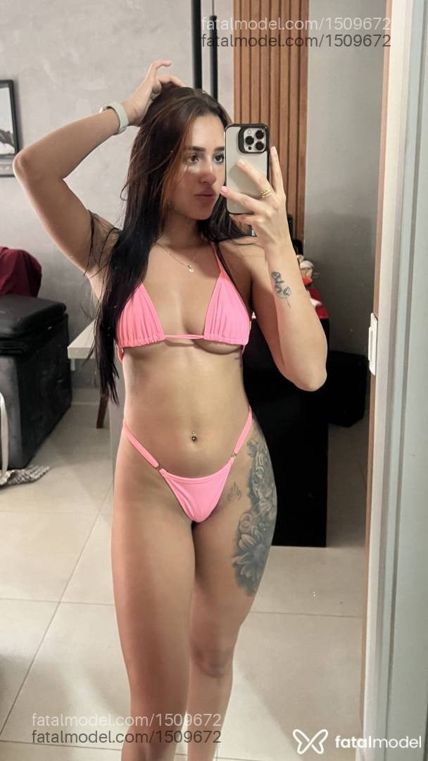 Acompanhante mulher morena (o) de olhos castanhos em São José do Rio Preto - Agata