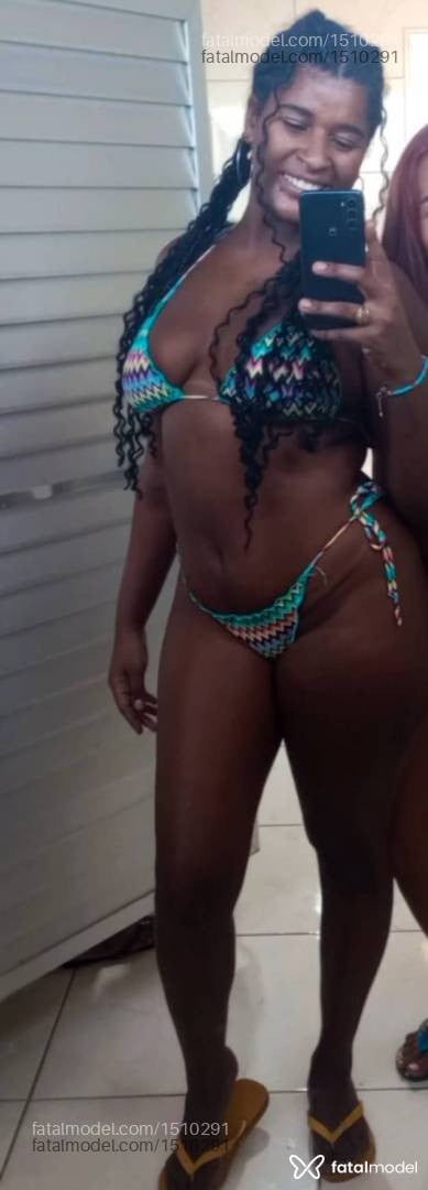 Acompanhante mulher morena (o) de olhos pretos em Matozinhos Acompanhante mulher morena (o) de olhos pretos em Matozinhos - Paola