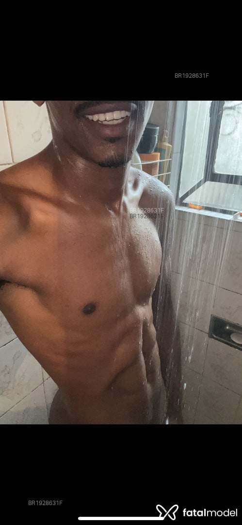 Acompanhante homem morena (o) de olhos pretos em Belo Horizonte - Preto