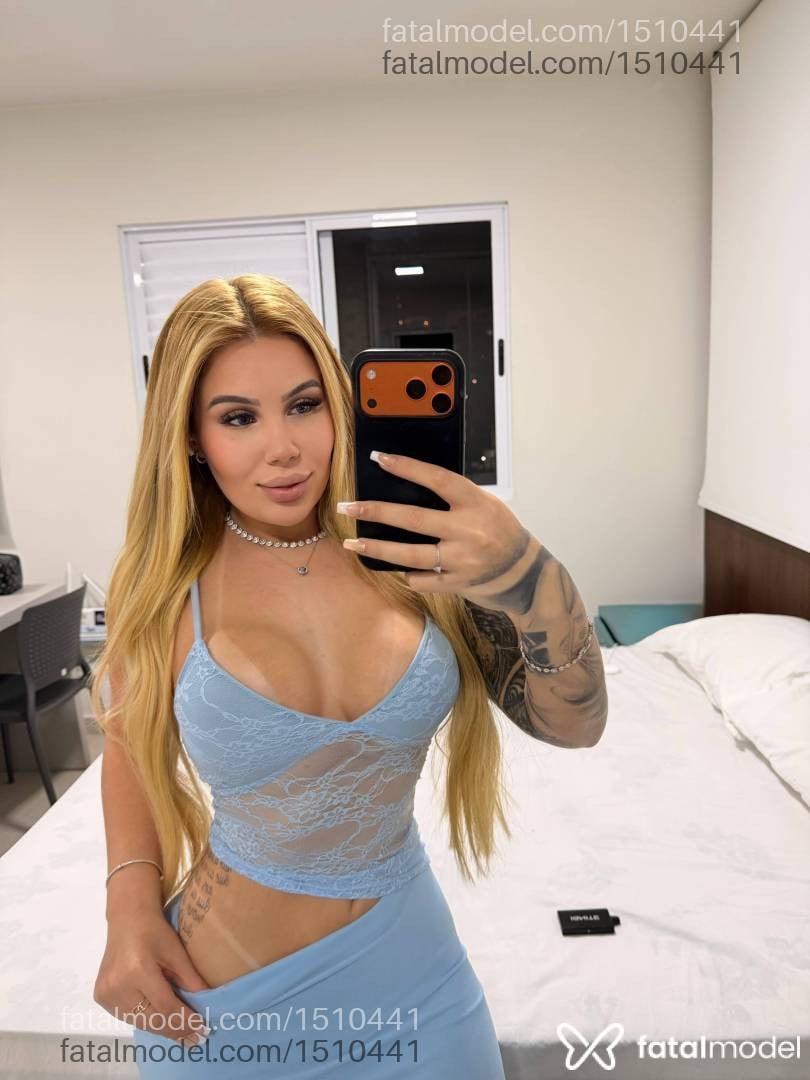 Acompanhante mulher com cabelo castanho de olhos verdes - Luna
