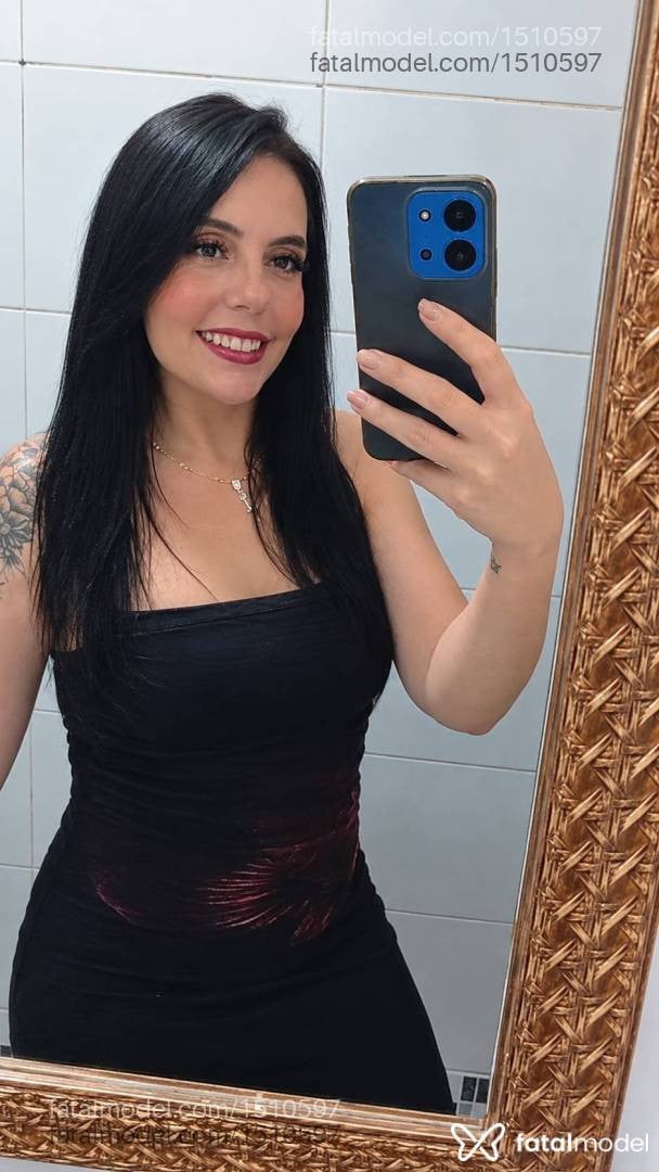 Acompanhante mulher morena (o) de olhos castanhos - Cristal