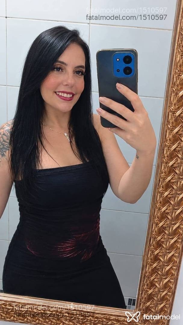 Acompanhante mulher morena (o) de olhos castanhos - Cristal
