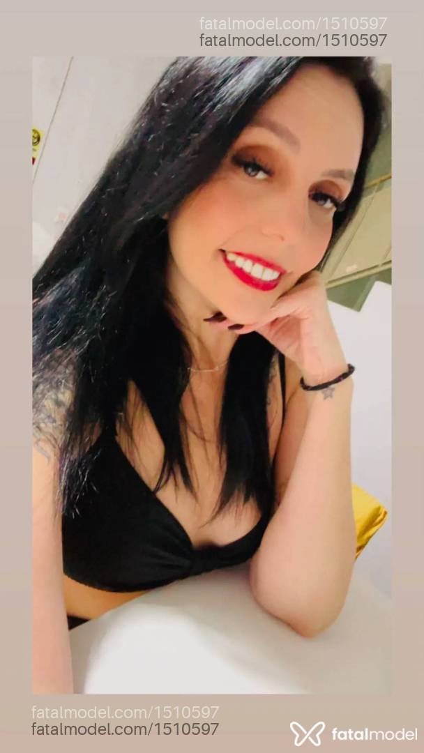 Acompanhante mulher morena (o) de olhos castanhos - Cristal