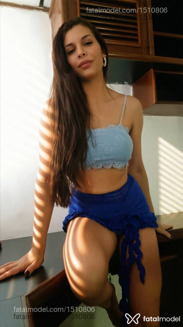 Acompanhante mulher com cabelo castanho de olhos castanhos - Laura Valle