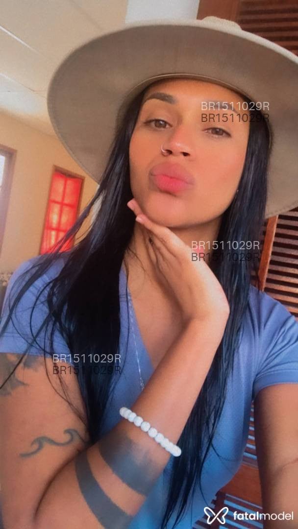 Acompanhante mulher morena (o) de olhos mel - Joyce Vieira Acompanhante mulher morena (o) de olhos mel - Joyce Vieira