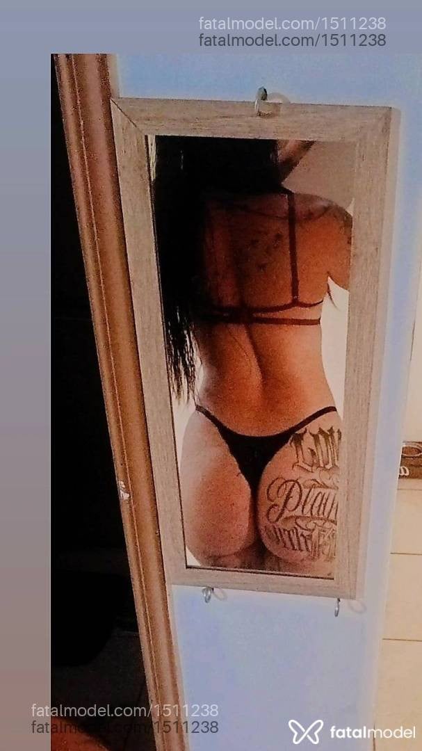 Acompanhante mulher com cabelo castanho de olhos castanhos - Juh Lima