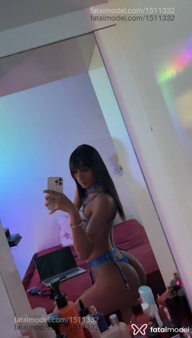Acompanhante mulher trans morena (o) de olhos pretos - Taina Alves Acompanhante mulher trans morena (o) de olhos pretos - Taina Alves