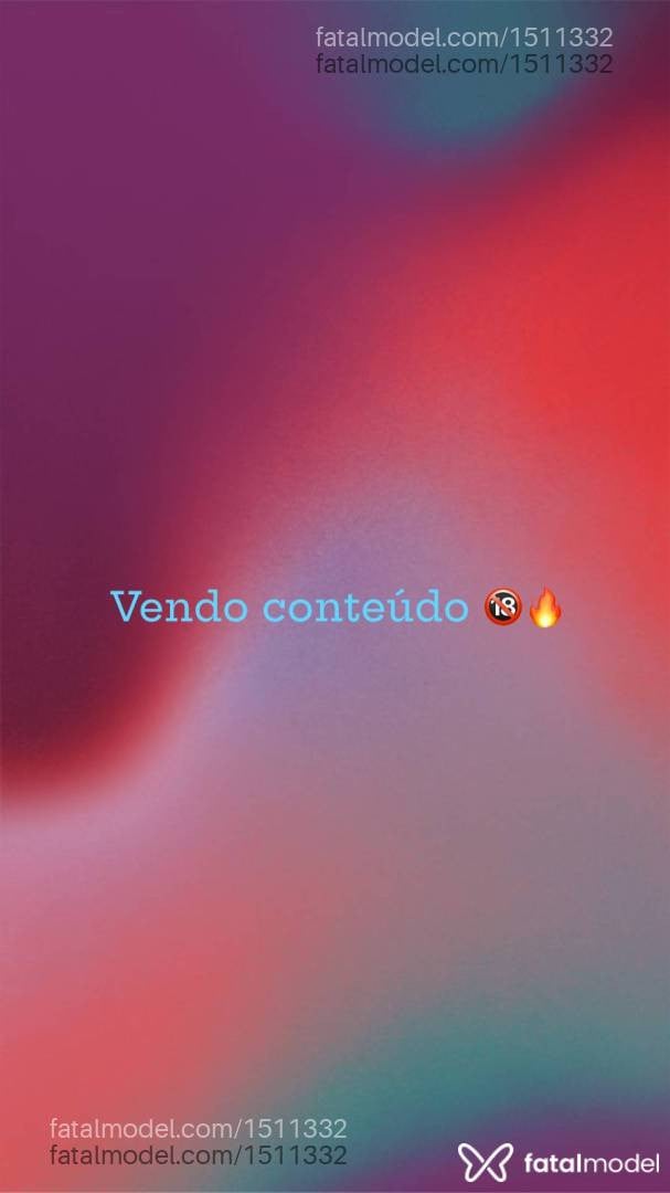 Acompanhante mulher trans morena (o) de olhos pretos - Taina Alves