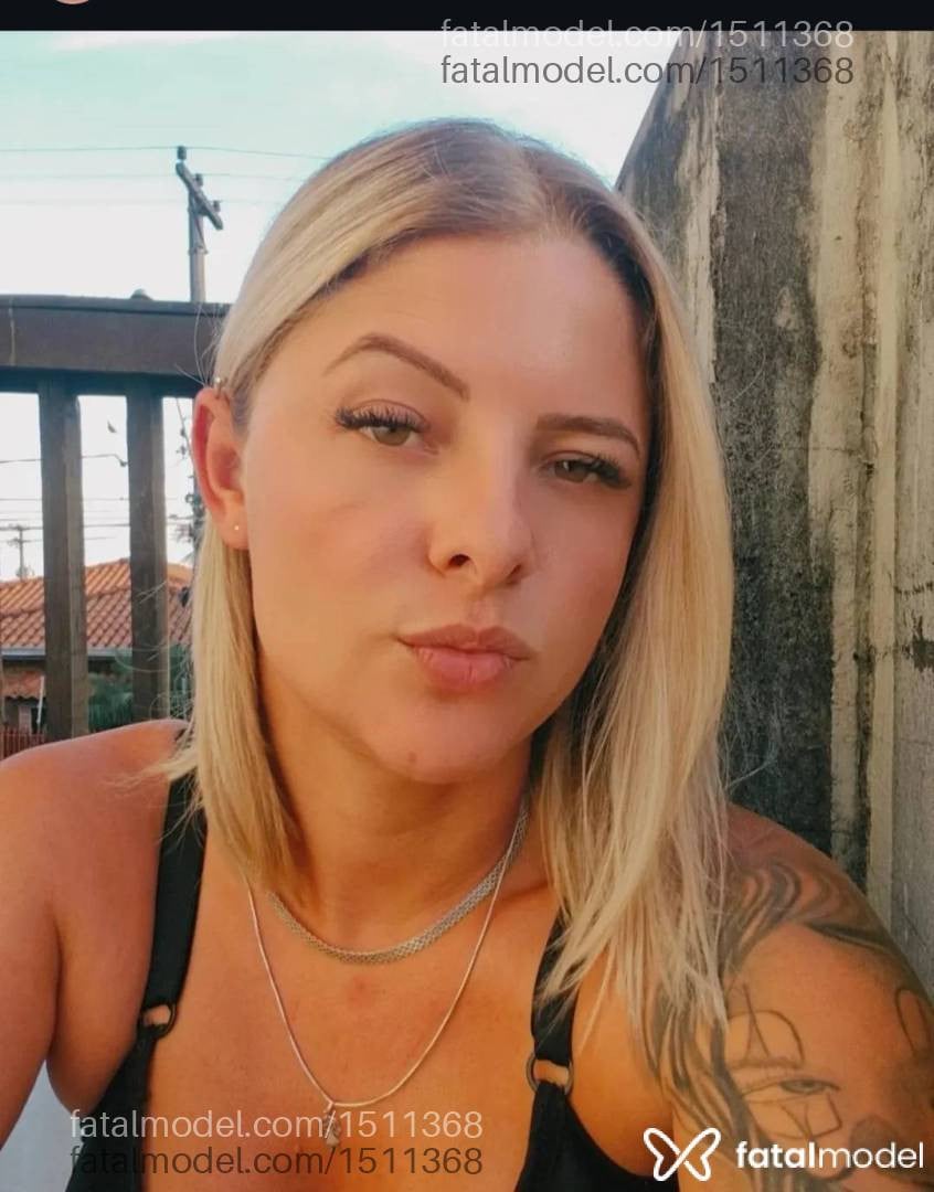 Acompanhante mulher loira (o) de olhos mel em Poços de Caldas - Larissa