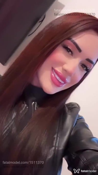 Acompanhante mulher com cabelo castanho de olhos mel em Capão da Canoa - Júlia
