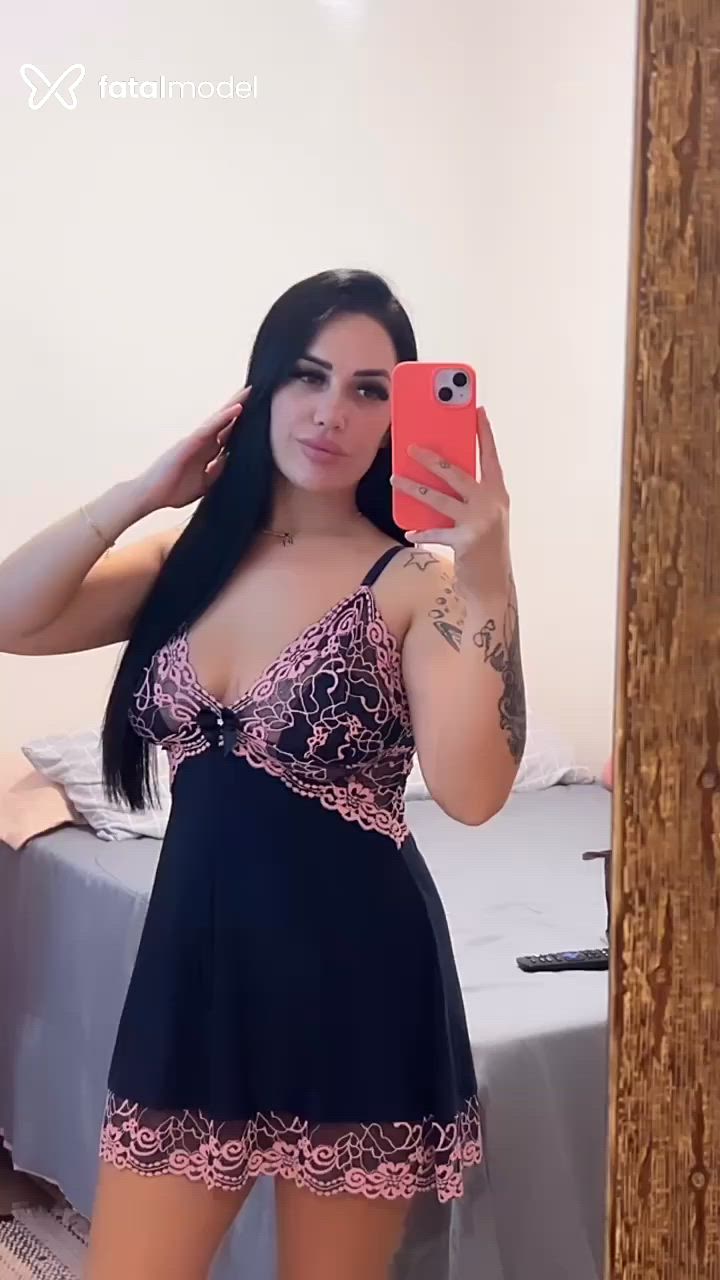 Acompanhante mulher com cabelo castanho de olhos mel - Júlia