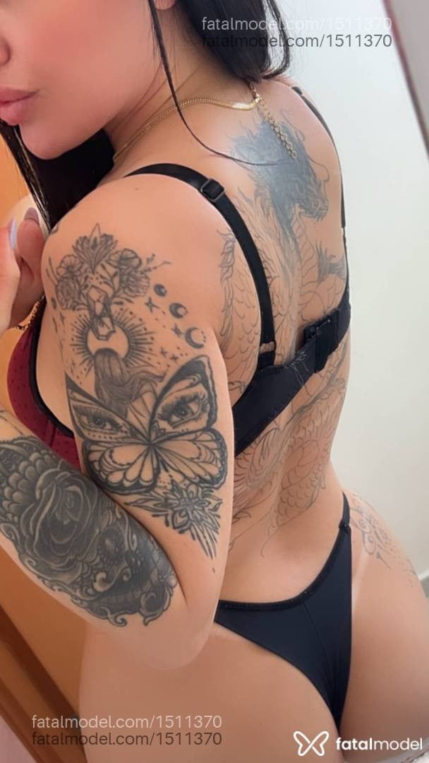 Acompanhante mulher com cabelo castanho de olhos mel - Júlia