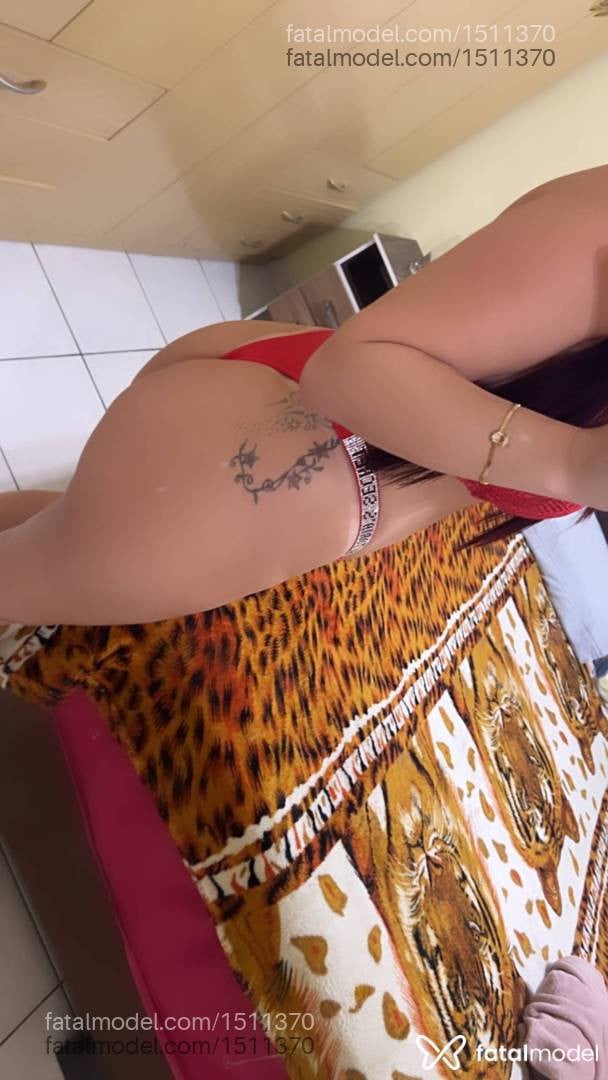 Acompanhante mulher com cabelo castanho de olhos mel em Capão da Canoa - Júlia