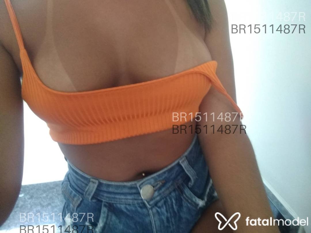 Acompanhante mulher loira (o) de olhos castanhos em Volta Redonda - Meeel