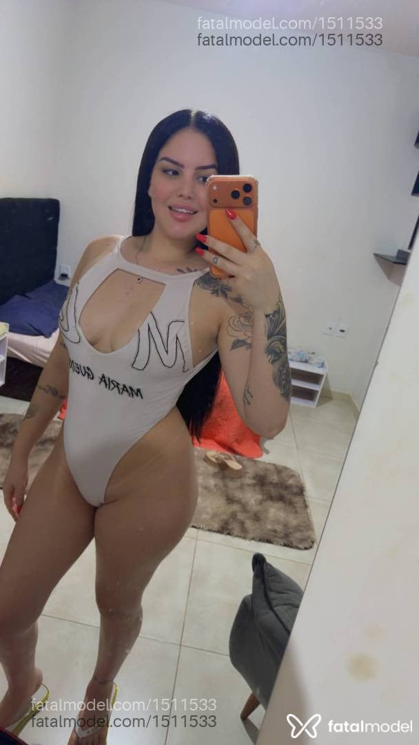 Acompanhante mulher com cabelo castanho de olhos castanhos - Clara Acompanhante mulher com cabelo castanho de olhos castanhos - Clara