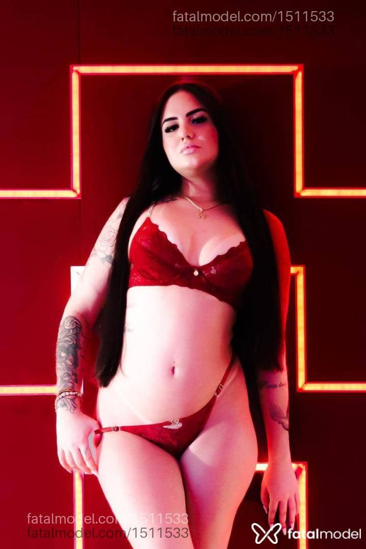 Acompanhante mulher com cabelo castanho de olhos castanhos - Clara Acompanhante mulher com cabelo castanho de olhos castanhos - Clara