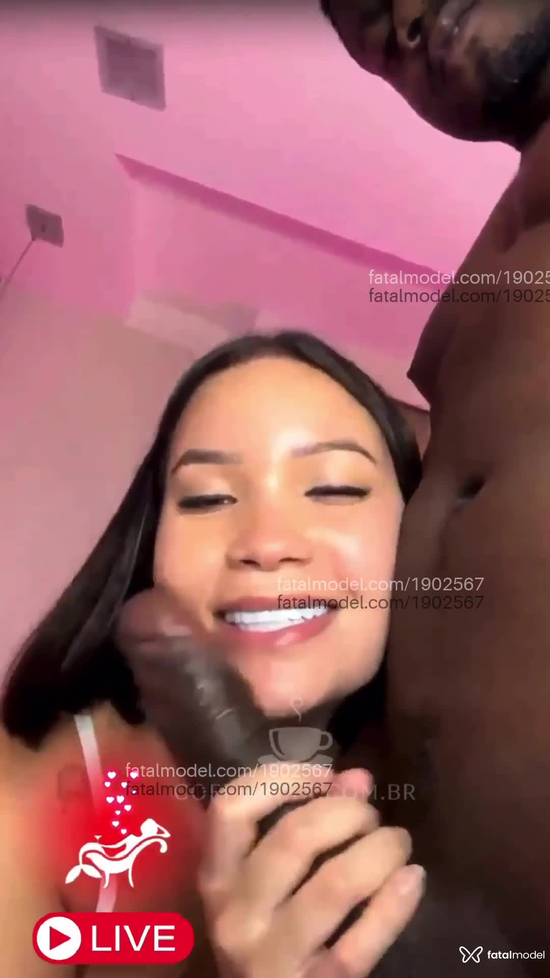 Acompanhante homem morena (o) de olhos pretos em São Paulo Acompanhante homem morena (o) de olhos pretos em São Paulo - Coffee