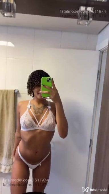 Acompanhante travesti morena (o) de olhos castanhos em Itajaí - Alexía Bianca