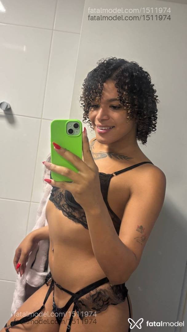 Acompanhante travesti morena (o) de olhos castanhos - Alexía Bianca