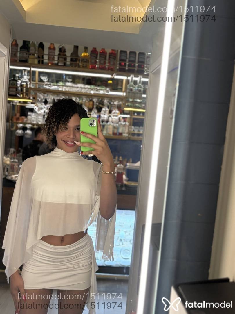 Acompanhante travesti morena (o) de olhos castanhos em Itajaí - Alexía Bianca