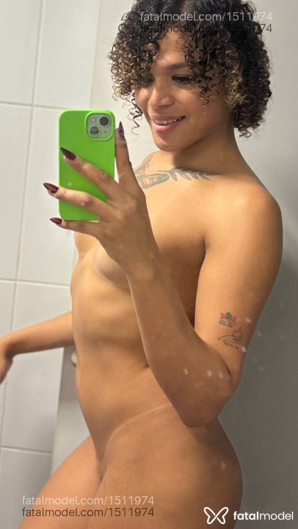 Acompanhante travesti morena (o) de olhos castanhos em Itajaí - Alexía Bianca