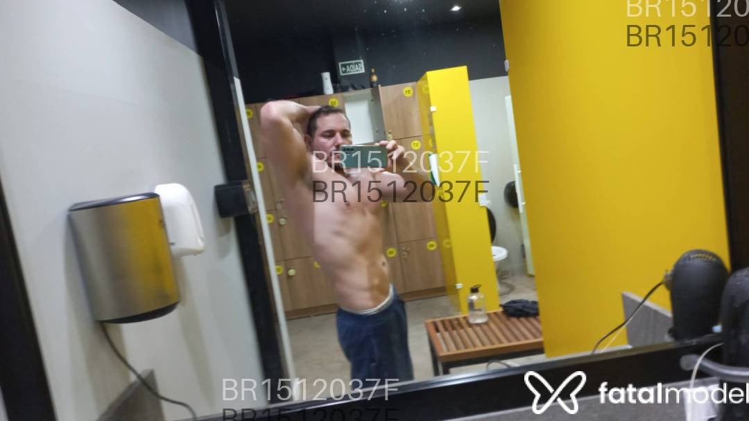 Acompanhante homem morena (o) de olhos castanhos em Passo Fundo - Willian