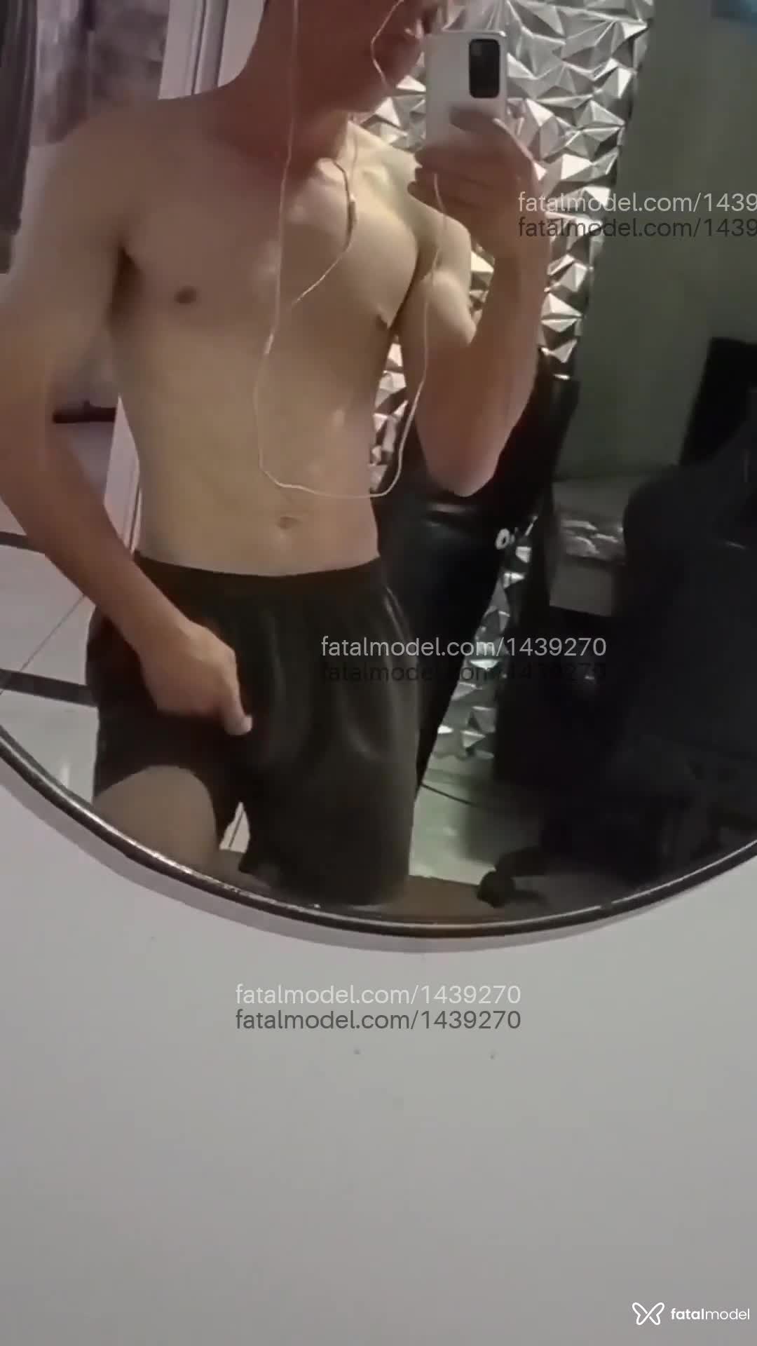Acompanhante homem morena (o) de olhos castanhos em Criciúma Acompanhante homem morena (o) de olhos castanhos em Criciúma - Rafael