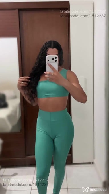 Acompanhante mulher trans morena (o) de olhos castanhos - Kauane Soft