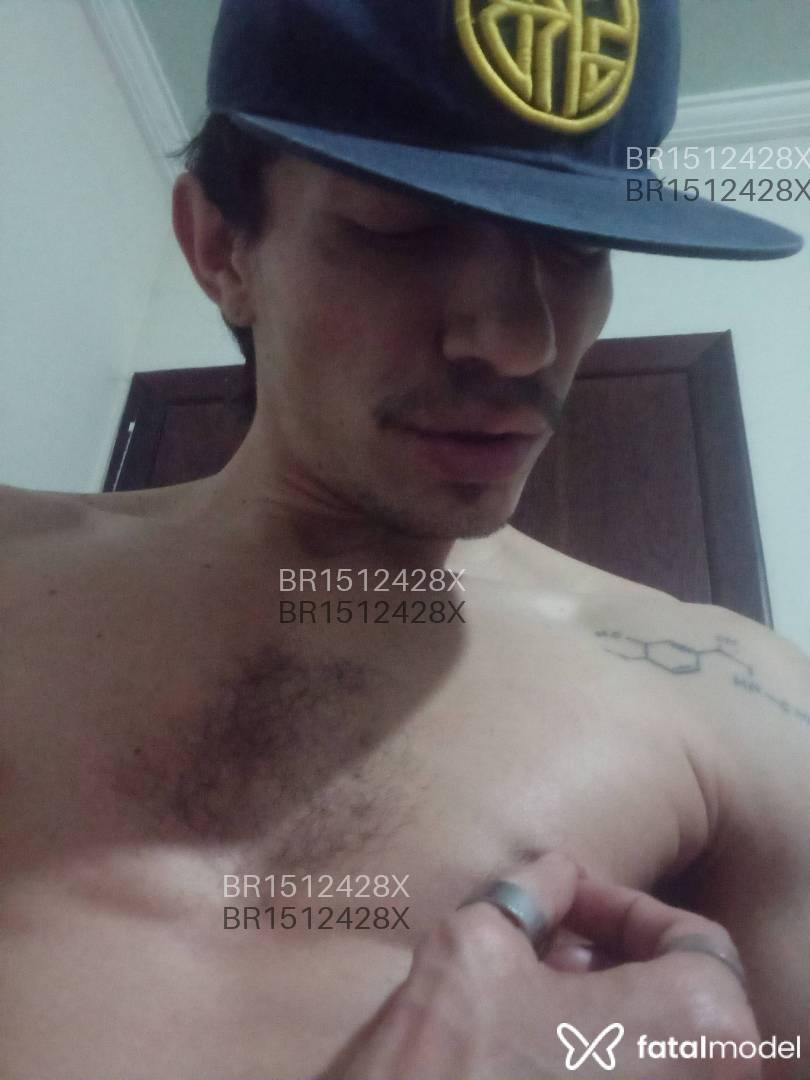 Acompanhante homem com cabelo castanho de olhos castanhos em Divinópolis - Dio Sadivino