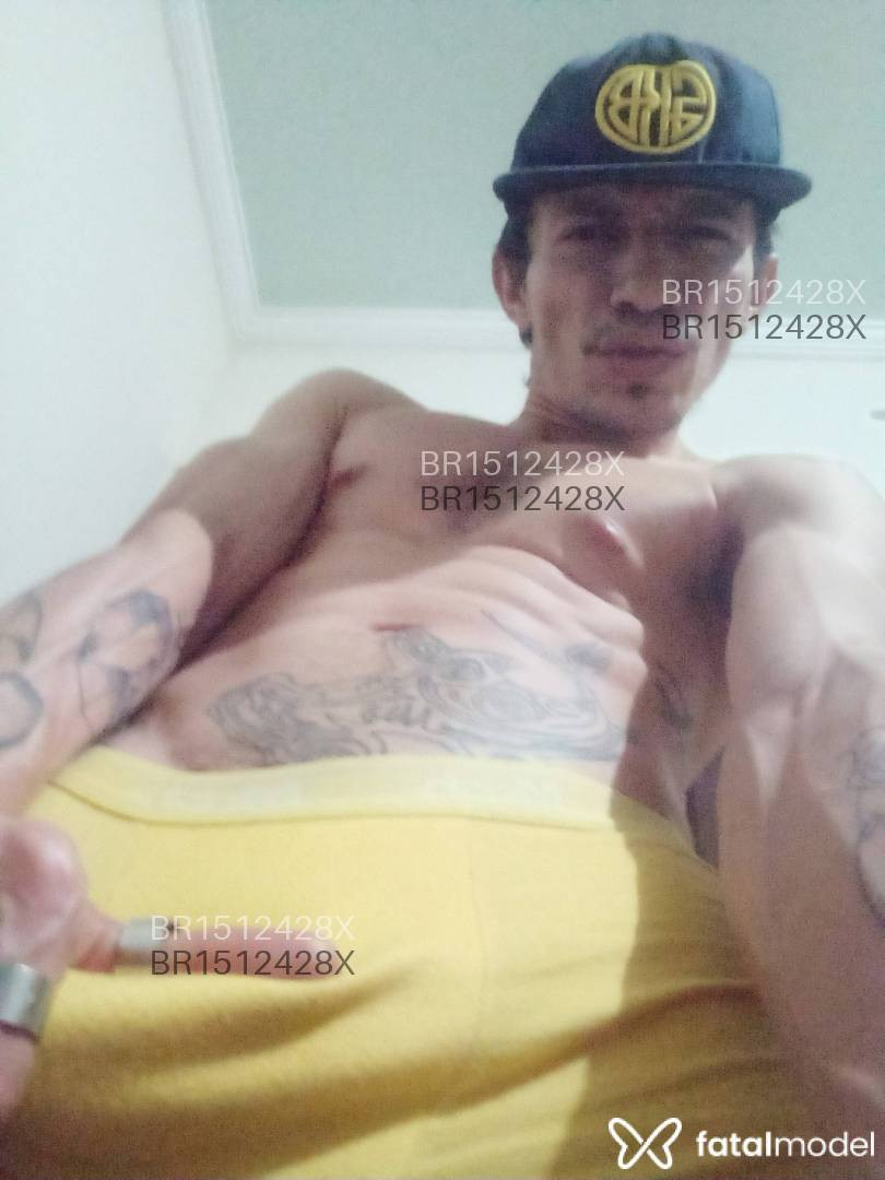 Acompanhante homem com cabelo castanho de olhos castanhos em Divinópolis - Dio Sadivino