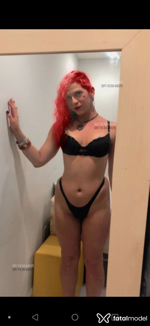 Acompanhante mulher trans com cabelo castanho de olhos castanhos em São Paulo - Cigana Cartomante