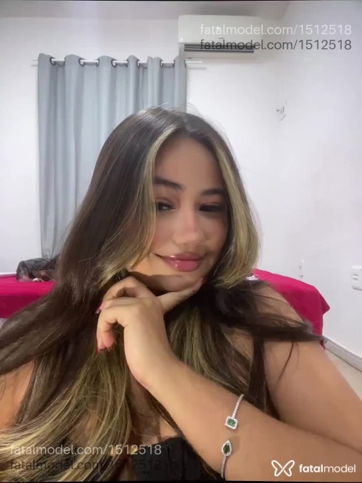 Acompanhante mulher loira (o) de olhos castanhos em Virtual - Rubi