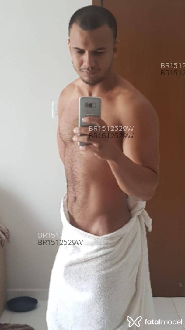 Acompanhante homem com cabelo castanho de olhos castanhos - Dalton Acompanhante homem com cabelo castanho de olhos castanhos - Dalton
