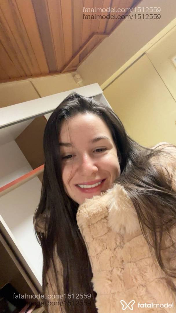 Acompanhante mulher com cabelo castanho de olhos castanhos - Vick Bastos Acompanhante mulher com cabelo castanho de olhos castanhos - Vick Bastos