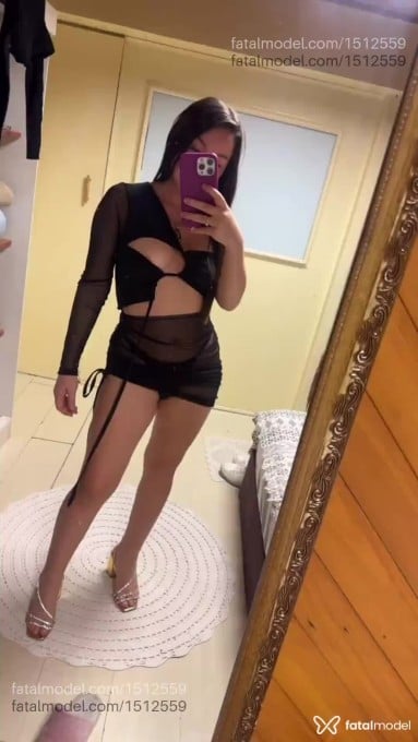 Acompanhante mulher com cabelo castanho de olhos castanhos em Gramado - Vick Bastos