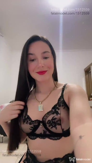 Acompanhante mulher com cabelo castanho de olhos castanhos - Vick Bastos Acompanhante mulher com cabelo castanho de olhos castanhos - Vick Bastos