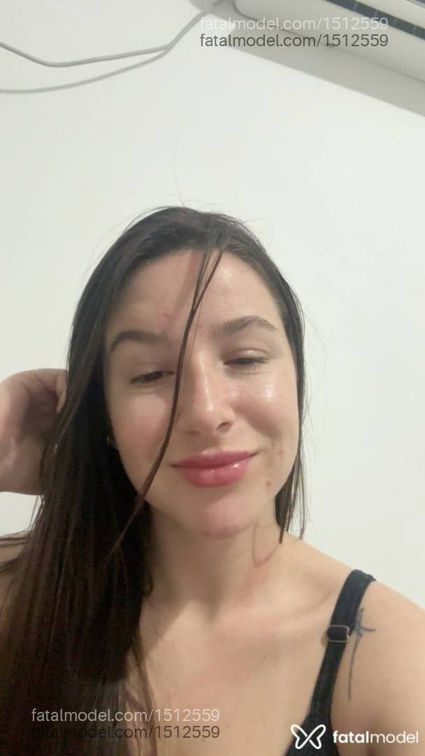 Acompanhante mulher com cabelo castanho de olhos castanhos - Vick Bastos
