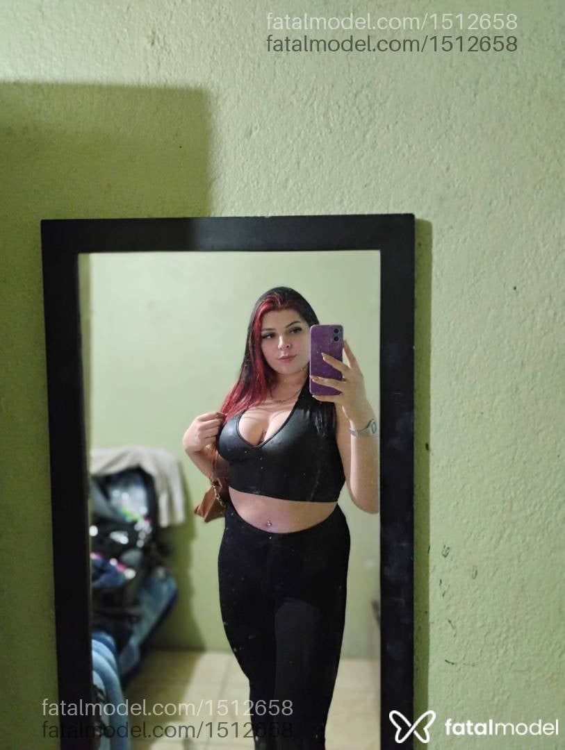 Acompanhante mulher com cabelo colorido de olhos castanhos - Bruuna Acompanhante mulher com cabelo colorido de olhos castanhos - Bruuna