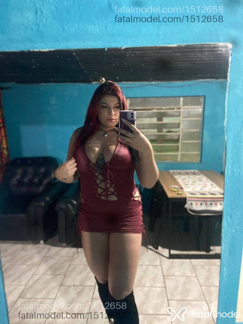 Acompanhante mulher com cabelo colorido de olhos castanhos - Bruuna Acompanhante mulher com cabelo colorido de olhos castanhos - Bruuna