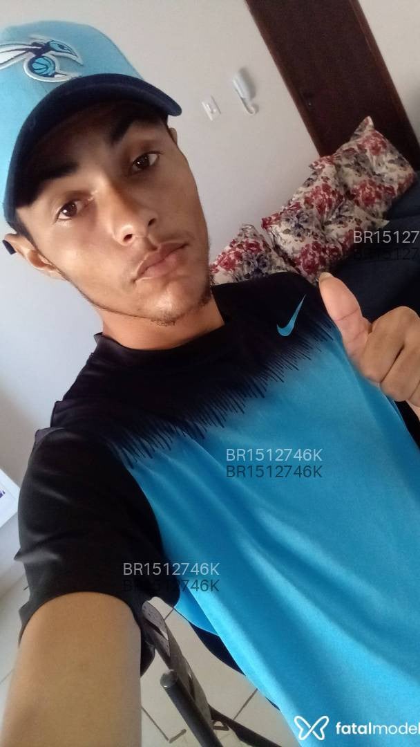 Acompanhante homem com cabelo grisalho de olhos castanhos em Nova Serrana Acompanhante homem com cabelo grisalho de olhos castanhos em Nova Serrana - Daniel Ferreira