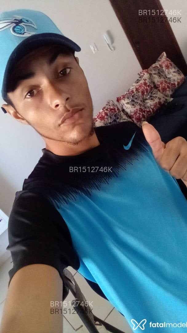 Acompanhante homem com cabelo grisalho de olhos castanhos em Nova Serrana Acompanhante homem com cabelo grisalho de olhos castanhos em Nova Serrana - Daniel Ferreira