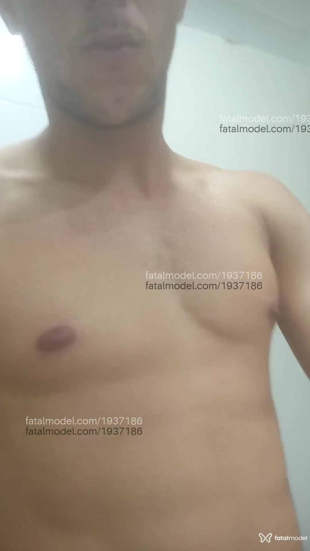 Acompanhante homem morena (o) de olhos verdes em Varginha - Luis arromba