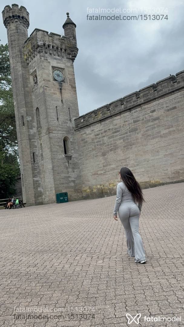 Acompanhante mulher com cabelo castanho de olhos castanhos - Melissa Hatmã