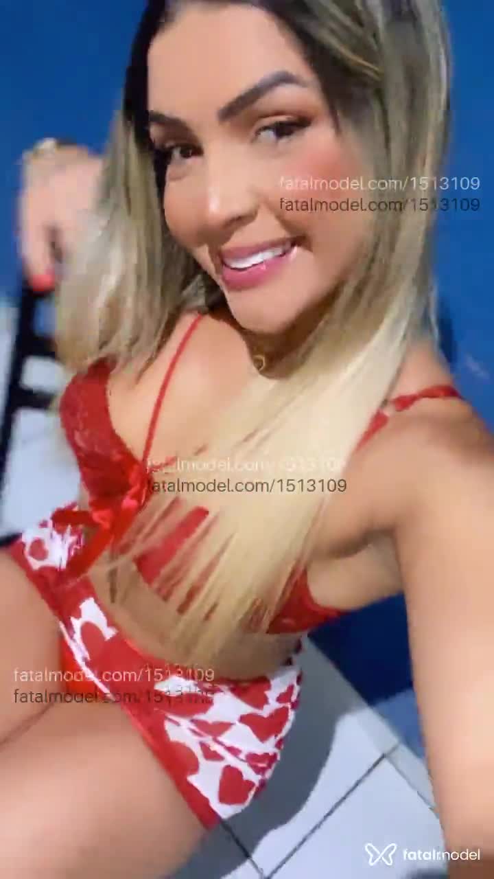 Acompanhante mulher loira (o) de olhos castanhos - Luana