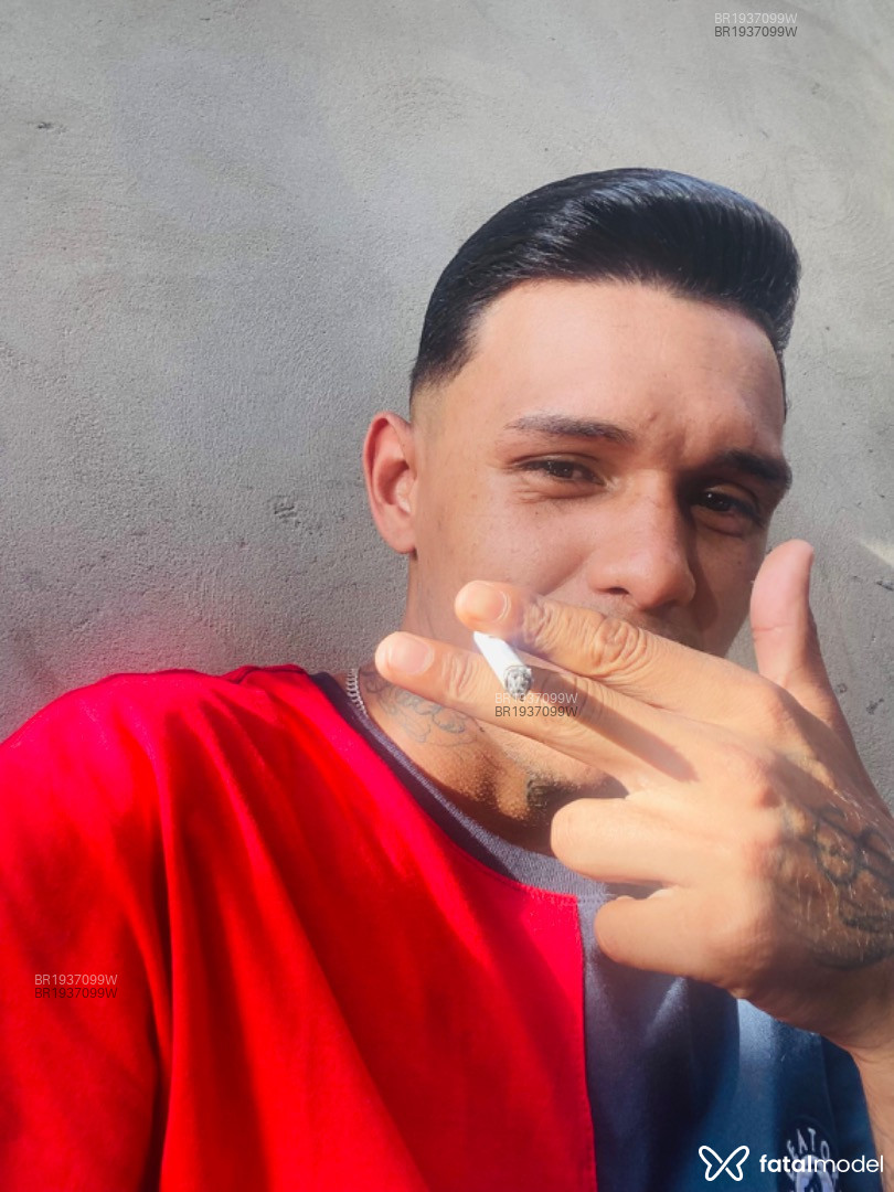 Acompanhante homem morena (o) de olhos pretos em Virtual Acompanhante homem morena (o) de olhos pretos em Virtual - Kenndy